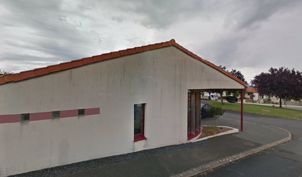 Retrouvez toutes les informations de contacts et horaires d&rsquo;ouverture pour La Poste Relais SEVREMONT AUX SAVEURS DE TOM situé à Sevremont dans le département Vendée (85). Pour effectuer envoyer vos colis (colissimo, chronopost, suivi colis), une gestion bancaire (banque postal, [&hellip;]