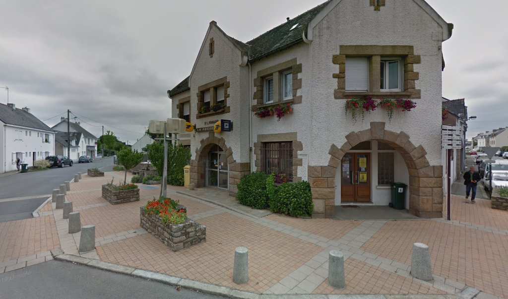 Retrouvez toutes les informations de contacts et horaires d&rsquo;ouverture pour La Poste SAINT LYPHARD situé à St lyphard dans le département Loire-Atlantique (44). Pour effectuer envoyer vos colis (colissimo, chronopost, suivi colis), une gestion bancaire (banque postal, French Bank), votre [&hellip;]