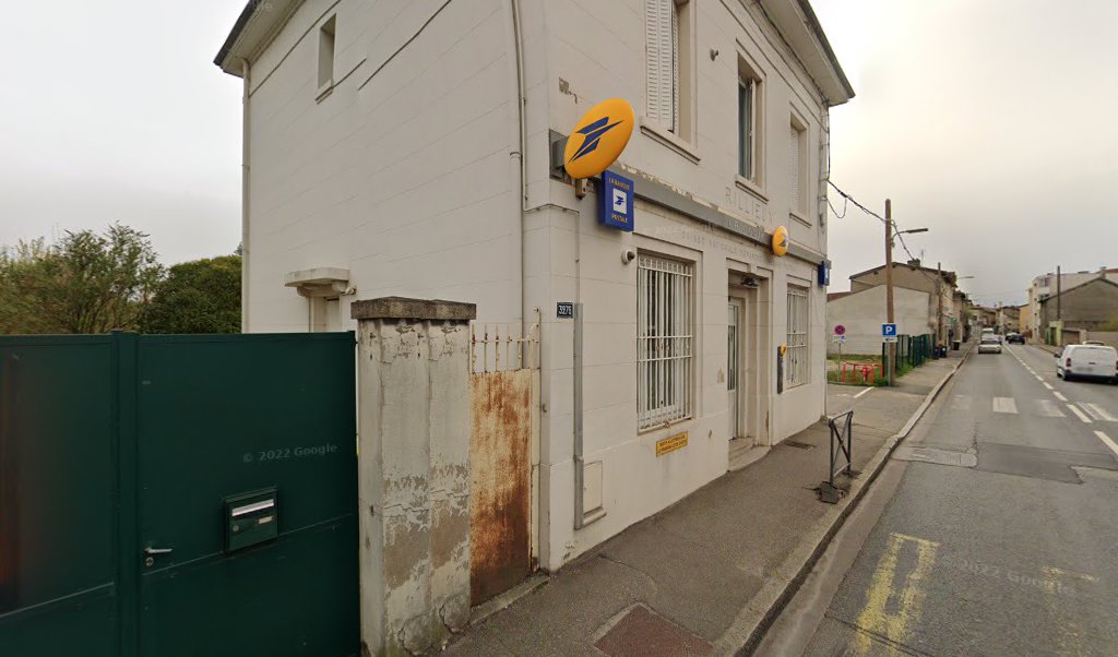 Retrouvez toutes les informations de contacts et horaires d&rsquo;ouverture pour La Poste RILLIEUX LA PAPE VILLAGE situé à Rillieux la pape dans le département Rhône (69). Pour effectuer envoyer vos colis (colissimo, chronopost, suivi colis), une gestion bancaire (banque postal, [&hellip;]