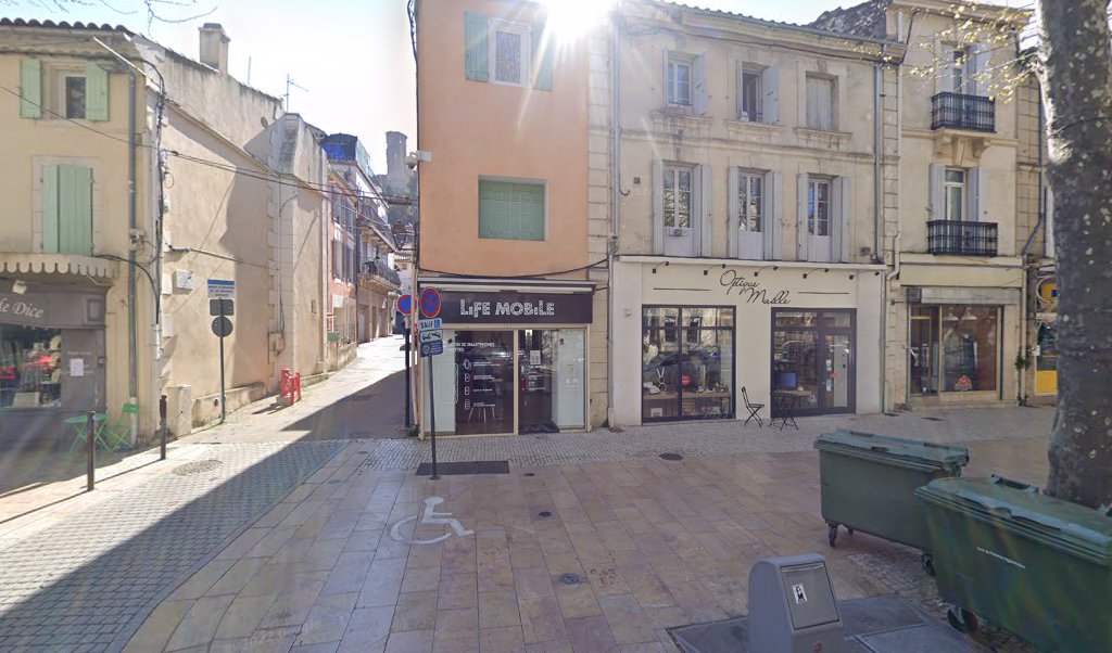 Retrouvez toutes les informations de contacts et horaires d&rsquo;ouverture pour Relais Pickup LIFE MOBILE situé à Chateaurenard dans le département Bouches-du-Rhône (13). Pour effectuer envoyer vos colis (colissimo, chronopost, suivi colis), une gestion bancaire (banque postal, French Bank), votre courrier [&hellip;]