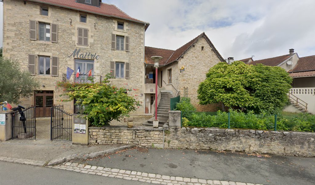 Retrouvez toutes les informations de contacts et horaires d&rsquo;ouverture pour La Poste Agence Communale SALLES COURBATIES Mairie situé à Salles courbaties dans le département Aveyron (12). Pour effectuer envoyer vos colis (colissimo, chronopost, suivi colis), une gestion bancaire (banque postal, [&hellip;]