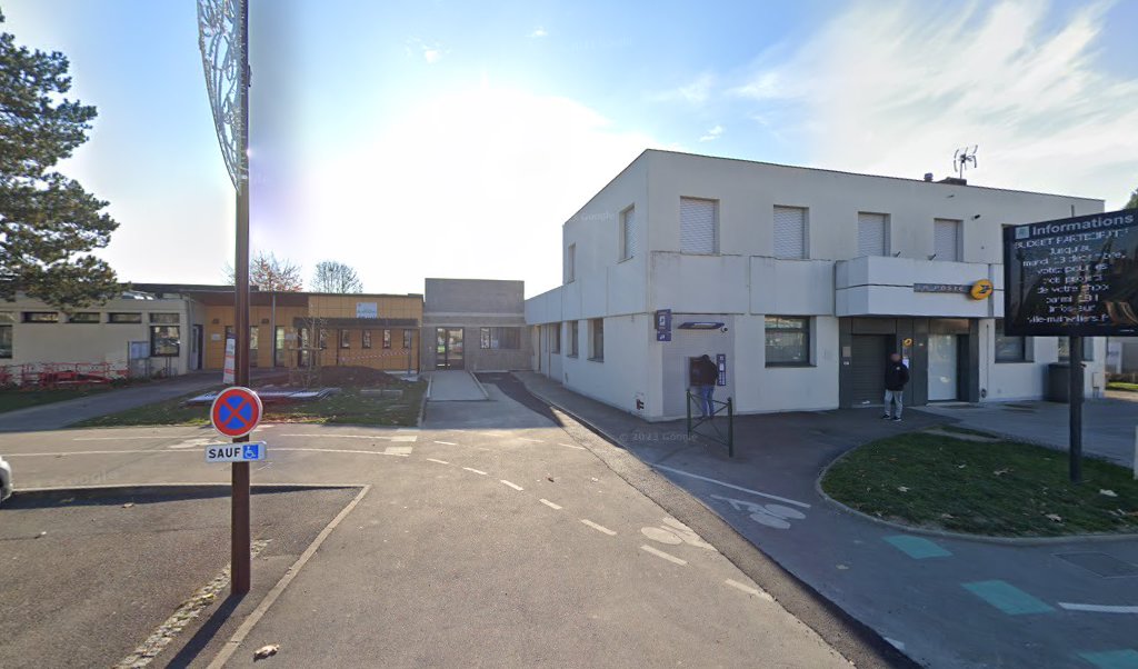 Retrouvez toutes les informations de contacts et horaires d&rsquo;ouverture pour La Poste MAINVILLIERS situé à Mainvilliers dans le département Eure-et-Loir (28). Pour effectuer envoyer vos colis (colissimo, chronopost, suivi colis), une gestion bancaire (banque postal, French Bank), votre courrier (suivi [&hellip;]