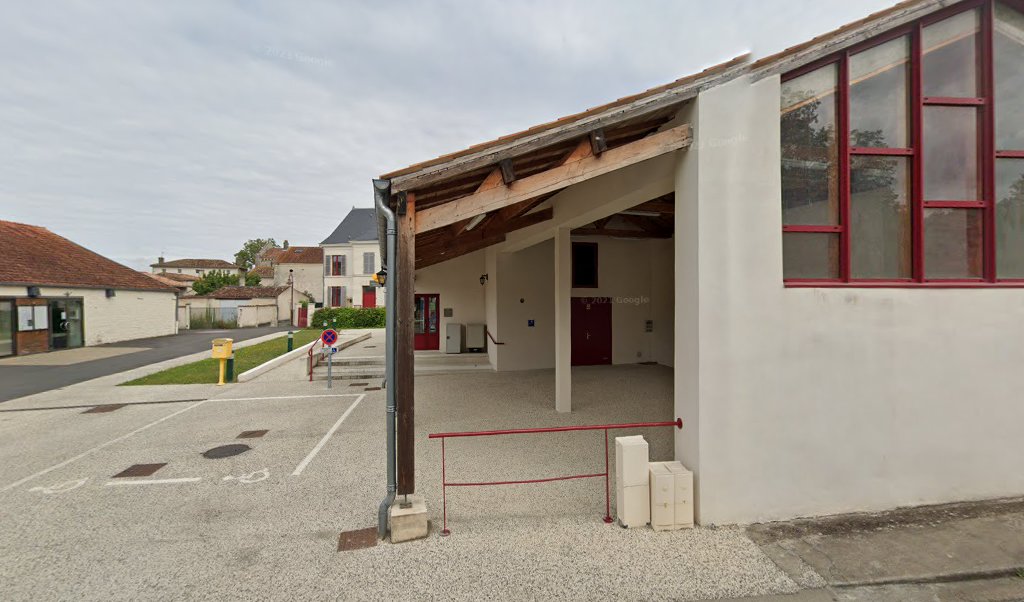 Retrouvez toutes les informations de contacts et horaires d&rsquo;ouverture pour La Poste Agence Communale VARAIZE Mairie situé à Varaize dans le département Charente-Maritime (17). Pour effectuer envoyer vos colis (colissimo, chronopost, suivi colis), une gestion bancaire (banque postal, French Bank), [&hellip;]