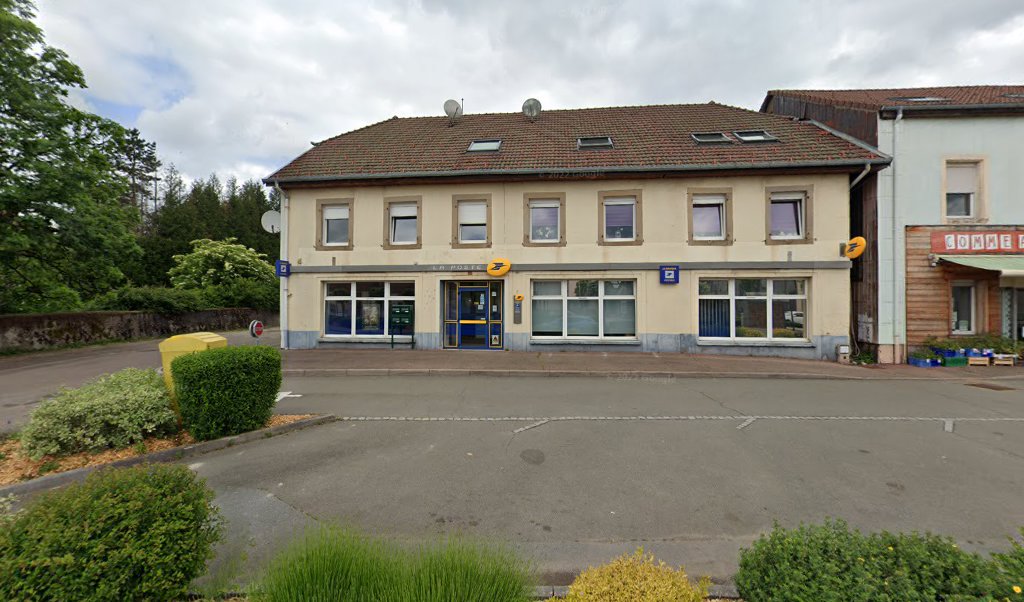 Retrouvez toutes les informations de contacts et horaires d&rsquo;ouverture pour La Poste CHAMPAGNEY situé à Champagney dans le département Haute-Saône (70). Pour effectuer envoyer vos colis (colissimo, chronopost, suivi colis), une gestion bancaire (banque postal, French Bank), votre courrier (suivi [&hellip;]
