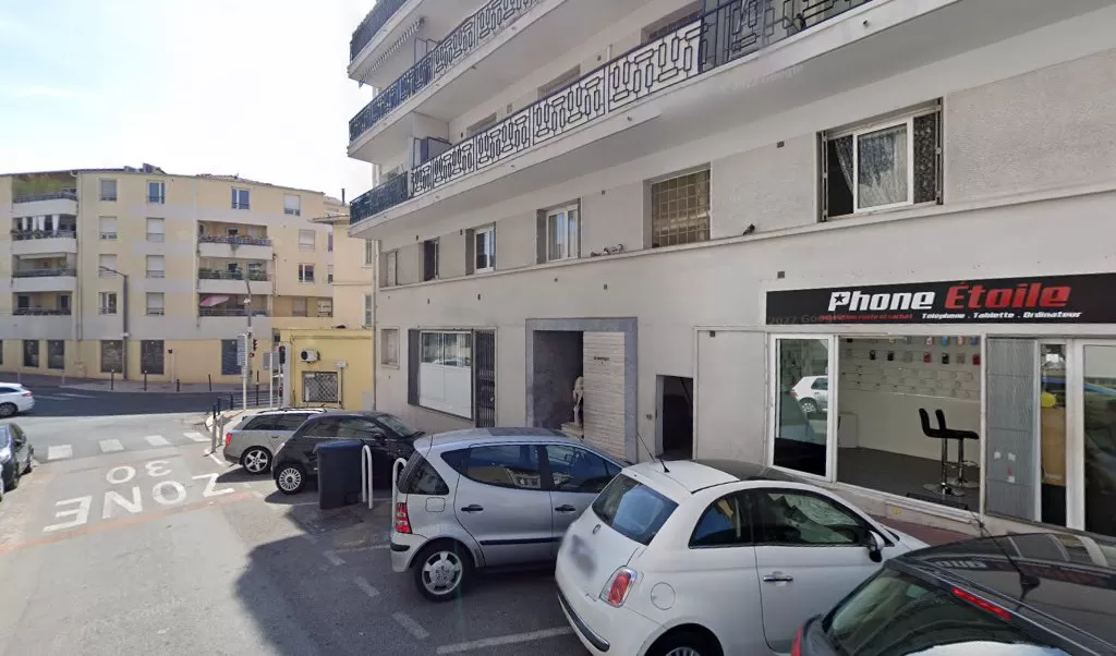Retrouvez toutes les informations de contacts et horaires d&rsquo;ouverture pour Relais Pickup PHONE ETOILE situé à Cannes dans le département Alpes-Maritimes (06). Pour effectuer envoyer vos colis (colissimo, chronopost, suivi colis), une gestion bancaire (banque postal, French Bank), votre courrier [&hellip;]