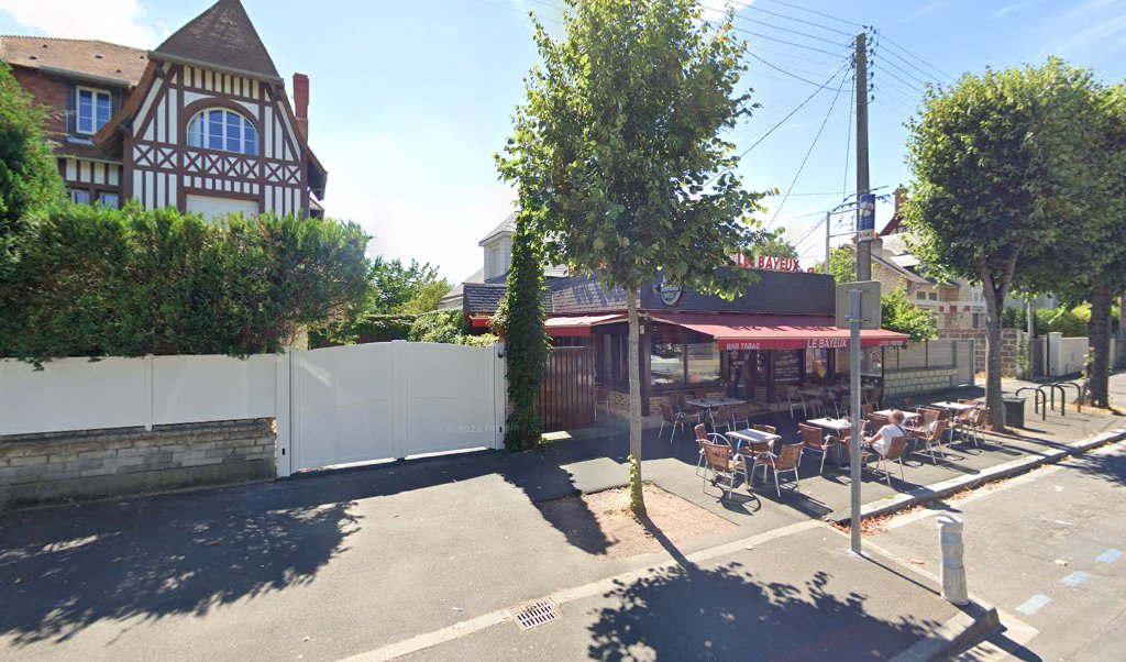 Retrouvez toutes les informations de contacts et horaires d&rsquo;ouverture pour Relais Pickup LE BAYEUX situé à Caen dans le département Calvados (14). Pour effectuer envoyer vos colis (colissimo, chronopost, suivi colis), une gestion bancaire (banque postal, French Bank), votre courrier [&hellip;]