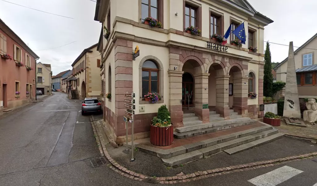 Retrouvez toutes les informations de contacts et horaires d&rsquo;ouverture pour La Poste Agence Communale WESTHALTEN Mairie situé à Westhalten dans le département Haut-Rhin (68). Pour effectuer envoyer vos colis (colissimo, chronopost, suivi colis), une gestion bancaire (banque postal, French Bank), [&hellip;]