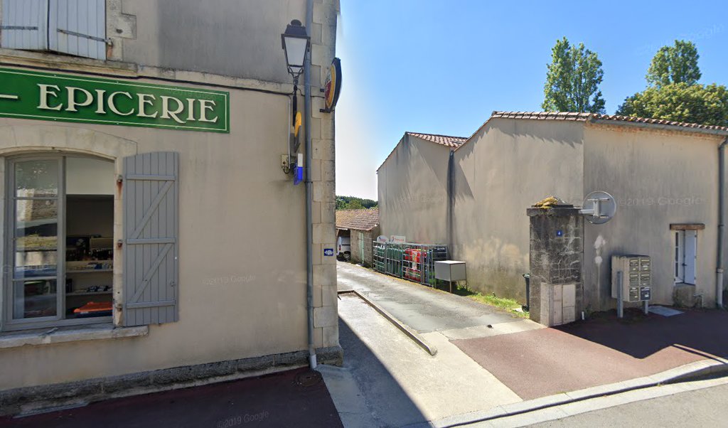 Retrouvez toutes les informations de contacts et horaires d&rsquo;ouverture pour La Poste Relais RIVES DE L YON Buraliste situé à Rives de l yon dans le département Vendée (85). Pour effectuer envoyer vos colis (colissimo, chronopost, suivi colis), une gestion [&hellip;]