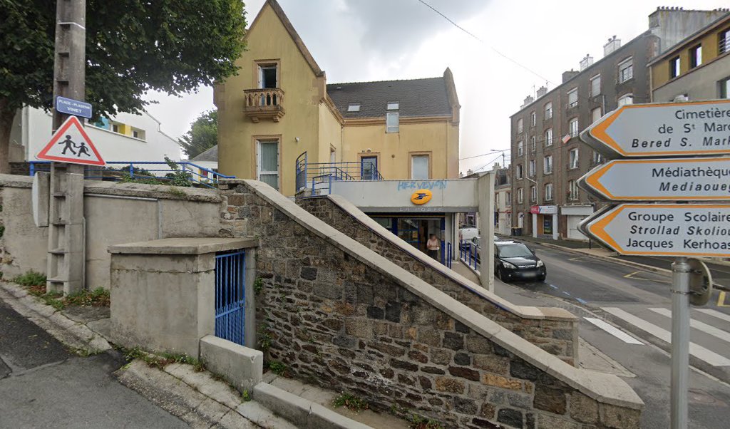 Retrouvez toutes les informations de contacts et horaires d&rsquo;ouverture pour La Poste BREST SAINT MARC situé à Brest dans le département Finistère (29). Pour effectuer envoyer vos colis (colissimo, chronopost, suivi colis), une gestion bancaire (banque postal, French Bank), votre [&hellip;]
