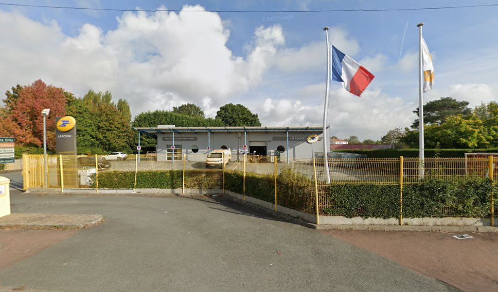 Retrouvez toutes les informations de contacts et horaires d&rsquo;ouverture pour La Poste Espace Clients Pro MAULEON PDC1 situé à Mauleon dans le département Deux-Sèvres (79). Pour effectuer envoyer vos colis (colissimo, chronopost, suivi colis), une gestion bancaire (banque postal, French [&hellip;]