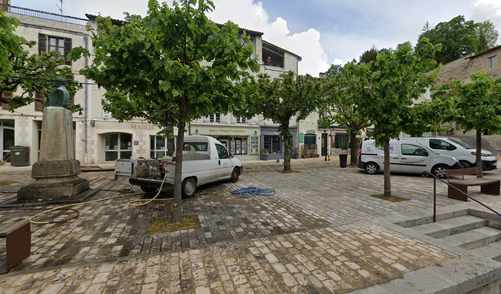 Retrouvez toutes les informations de contacts et horaires d&rsquo;ouverture pour La Poste Agence Communale AUBETERRE SUR DRONNE Mairie situé à Aubeterre sur dronne dans le département Charente (16). Pour effectuer envoyer vos colis (colissimo, chronopost, suivi colis), une gestion bancaire [&hellip;]