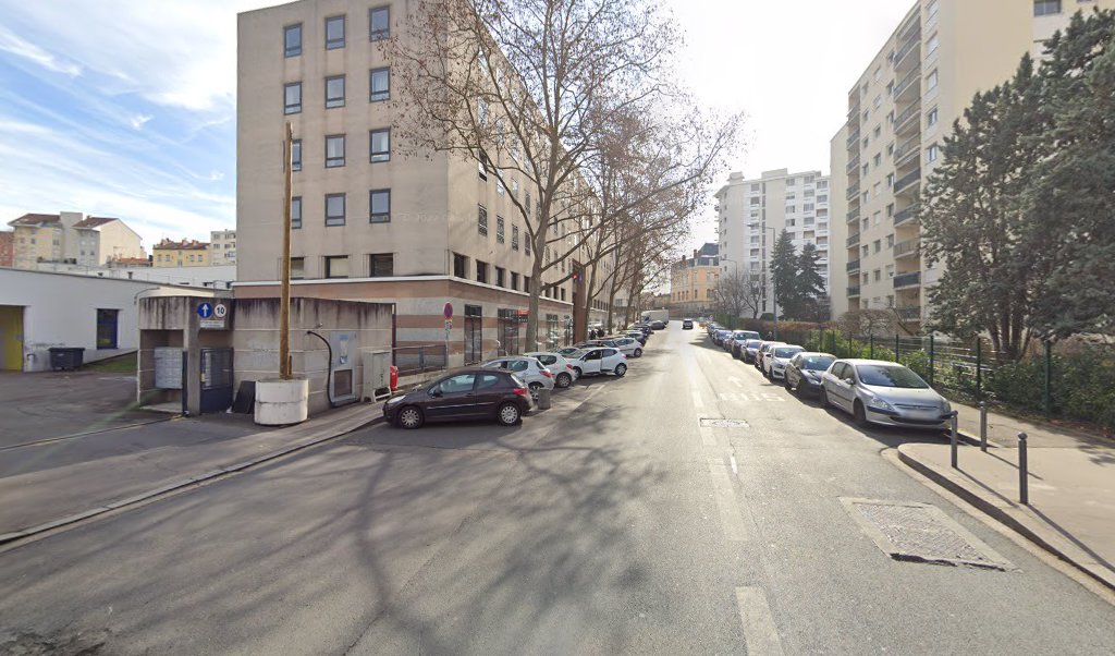 Retrouvez toutes les informations de contacts et horaires d&rsquo;ouverture pour Relais Pickup LA POSTE CARREPRO VILLEURBANNE situé à Villeurbanne dans le département Rhône (69). Pour effectuer envoyer vos colis (colissimo, chronopost, suivi colis), une gestion bancaire (banque postal, French Bank), [&hellip;]
