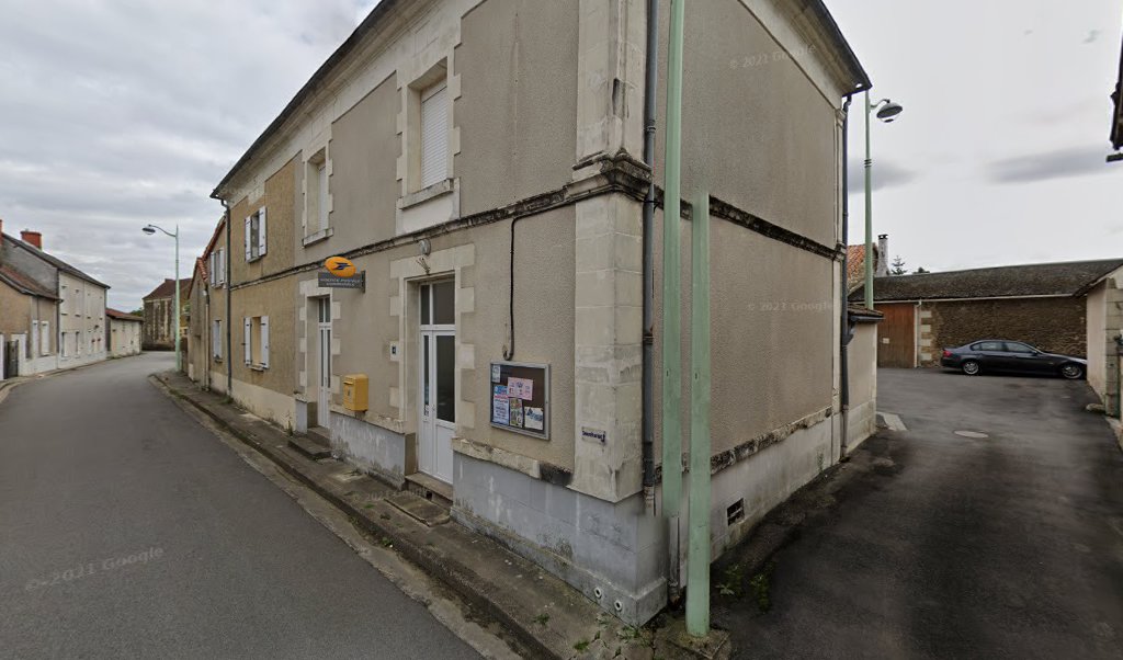 Retrouvez toutes les informations de contacts et horaires d&rsquo;ouverture pour La Poste Agence Communale CERNAY Mairie situé à Cernay dans le département Vienne (86). Pour effectuer envoyer vos colis (colissimo, chronopost, suivi colis), une gestion bancaire (banque postal, French Bank), [&hellip;]