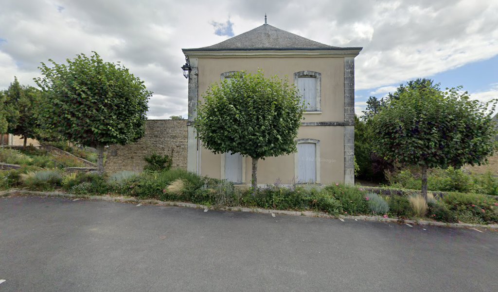 Retrouvez toutes les informations de contacts et horaires d&rsquo;ouverture pour La Poste Agence Communale SENILLE ST SAUVEUR Mairie situé à Senille st sauveur dans le département Vienne (86). Pour effectuer envoyer vos colis (colissimo, chronopost, suivi colis), une gestion bancaire [&hellip;]