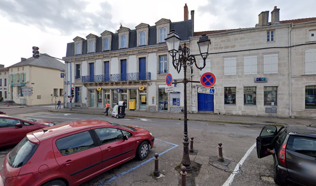 Retrouvez toutes les informations de contacts et horaires d&rsquo;ouverture pour La Poste JOINVILLE situé à Joinville dans le département Haute-Marne (52). Pour effectuer envoyer vos colis (colissimo, chronopost, suivi colis), une gestion bancaire (banque postal, French Bank), votre courrier (suivi [&hellip;]