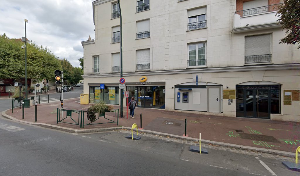 Retrouvez toutes les informations de contacts et horaires d&rsquo;ouverture pour La Poste LE RAINCY situé à Le raincy dans le département Seine-Saint-Denis (93). Pour effectuer envoyer vos colis (colissimo, chronopost, suivi colis), une gestion bancaire (banque postal, French Bank), votre [&hellip;]