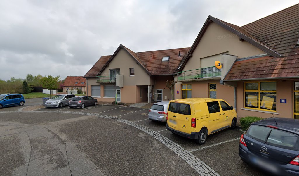 Retrouvez toutes les informations de contacts et horaires d&rsquo;ouverture pour La Poste MERTZWILLER situé à Mertzwiller dans le département Bas-Rhin (67). Pour effectuer envoyer vos colis (colissimo, chronopost, suivi colis), une gestion bancaire (banque postal, French Bank), votre courrier (suivi [&hellip;]