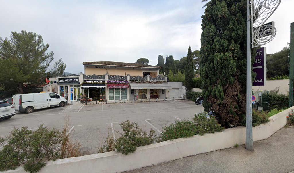 Retrouvez toutes les informations de contacts et horaires d&rsquo;ouverture pour La Poste Relais SANARY SUR MER TABAC GRAND BLEU situé à Sanary sur mer dans le département Var (83). Pour effectuer envoyer vos colis (colissimo, chronopost, suivi colis), une gestion [&hellip;]
