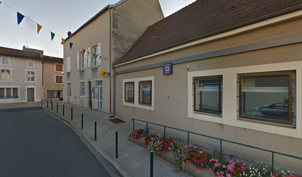 Retrouvez toutes les informations de contacts et horaires d&rsquo;ouverture pour La Poste LUSSAC LES CHATEAUX situé à Lussac les chateaux dans le département Vienne (86). Pour effectuer envoyer vos colis (colissimo, chronopost, suivi colis), une gestion bancaire (banque postal, French [&hellip;]