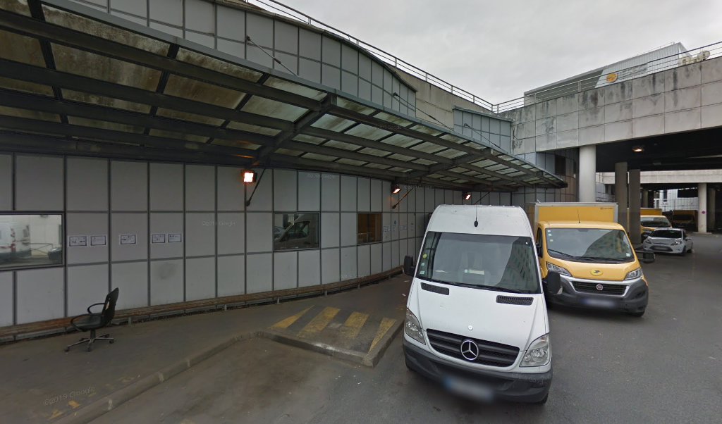 Retrouvez toutes les informations de contacts et horaires d&rsquo;ouverture pour La Poste Espace Clients Pro NANTERRE LA DEFENSE PPDC situé à Nanterre dans le département Hauts-de-Seine (92). Pour effectuer envoyer vos colis (colissimo, chronopost, suivi colis), une gestion bancaire (banque [&hellip;]