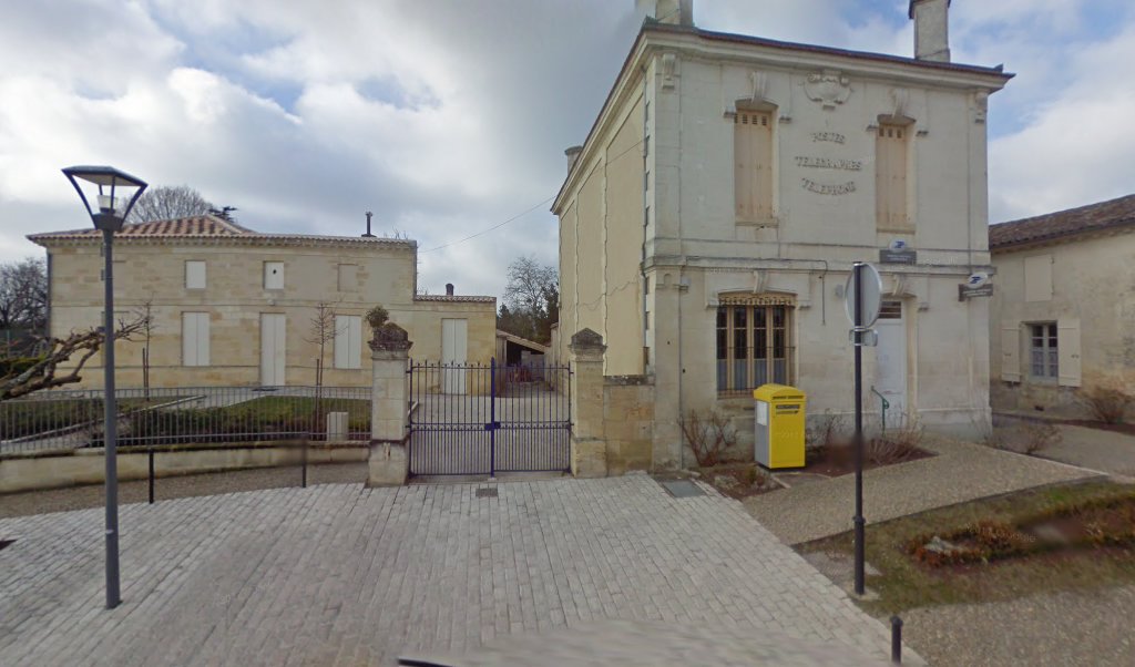Retrouvez toutes les informations de contacts et horaires d&rsquo;ouverture pour La Poste Agence Communale CARS Mairie situé à Cars dans le département Gironde (33). Pour effectuer envoyer vos colis (colissimo, chronopost, suivi colis), une gestion bancaire (banque postal, French Bank), [&hellip;]