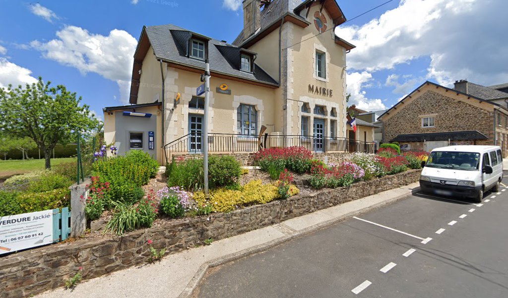 Retrouvez toutes les informations de contacts et horaires d&rsquo;ouverture pour La Poste Agence Communale SOURSAC Mairie situé à Soursac dans le département Corrèze (19). Pour effectuer envoyer vos colis (colissimo, chronopost, suivi colis), une gestion bancaire (banque postal, French Bank), [&hellip;]