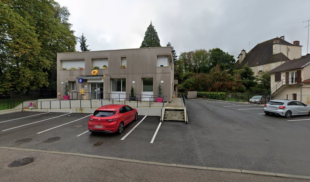 Retrouvez toutes les informations de contacts et horaires d&rsquo;ouverture pour La Poste Agence Communale SELLIERES MAIRIE situé à Sellieres dans le département Jura (39). Pour effectuer envoyer vos colis (colissimo, chronopost, suivi colis), une gestion bancaire (banque postal, French Bank), [&hellip;]
