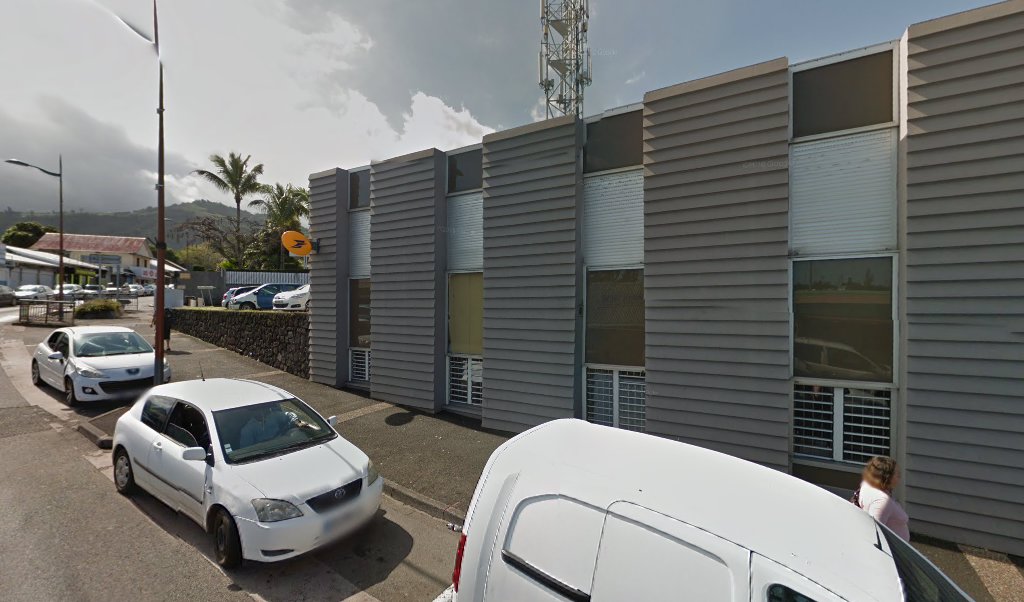 Retrouvez toutes les informations de contacts et horaires d&rsquo;ouverture pour La Poste ST JOSEPH situé à St joseph dans le département La Réunion (97). Pour effectuer envoyer vos colis (colissimo, chronopost, suivi colis), une gestion bancaire (banque postal, French Bank), [&hellip;]