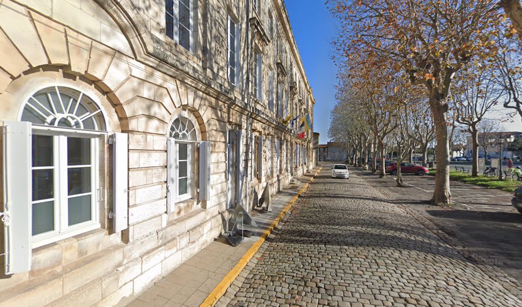 Retrouvez toutes les informations de contacts et horaires d&rsquo;ouverture pour La Poste SAINT MARTIN DE RE situé à St martin de re dans le département Charente-Maritime (17). Pour effectuer envoyer vos colis (colissimo, chronopost, suivi colis), une gestion bancaire (banque [&hellip;]