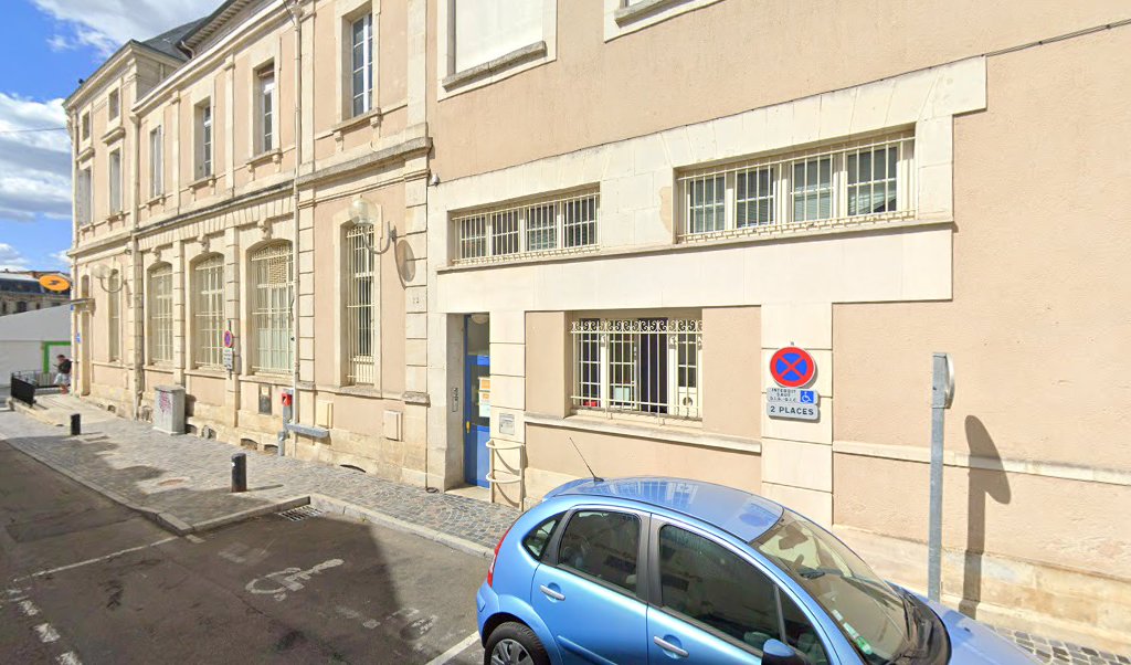 Retrouvez toutes les informations de contacts et horaires d&rsquo;ouverture pour La Poste MONT DE MARSAN COEUR DE VILLE situé à Mont de marsan dans le département Landes (40). Pour effectuer envoyer vos colis (colissimo, chronopost, suivi colis), une gestion bancaire [&hellip;]