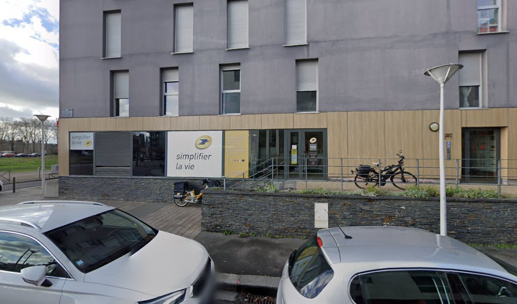 Retrouvez toutes les informations de contacts et horaires d&rsquo;ouverture pour La Poste Espace Clients Pro TOURS 2 LIONS PSE situé à Tours dans le département Indre-et-Loire (37). Pour effectuer envoyer vos colis (colissimo, chronopost, suivi colis), une gestion bancaire (banque [&hellip;]