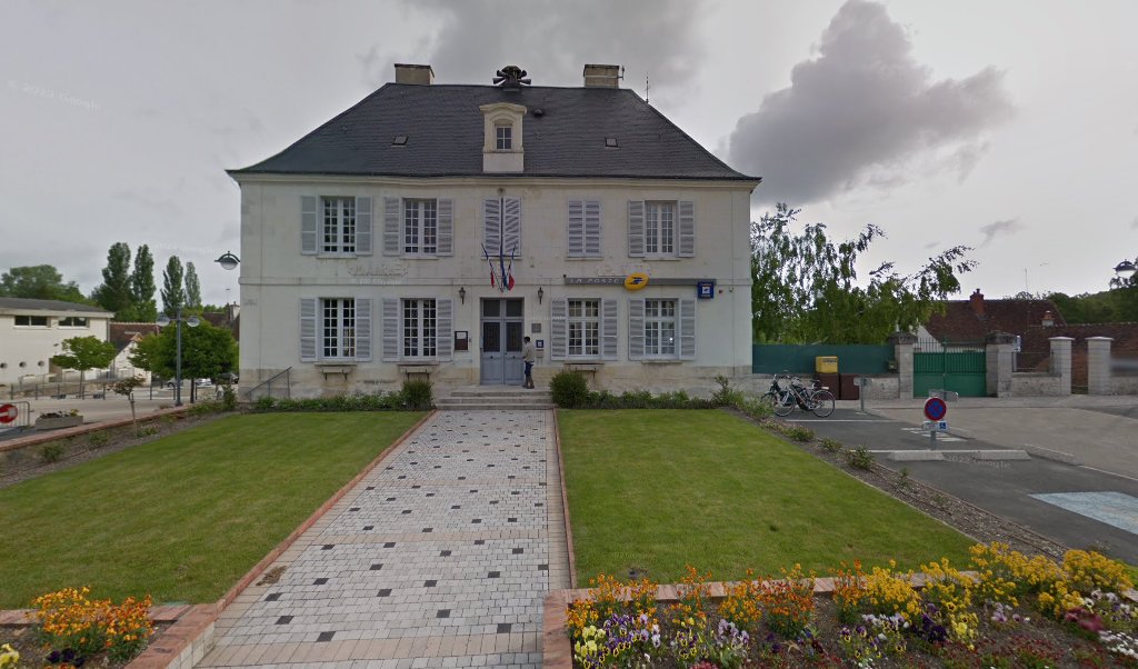 Retrouvez toutes les informations de contacts et horaires d&rsquo;ouverture pour La Poste PERRUSSON situé à Perrusson dans le département Indre-et-Loire (37). Pour effectuer envoyer vos colis (colissimo, chronopost, suivi colis), une gestion bancaire (banque postal, French Bank), votre courrier (suivi [&hellip;]