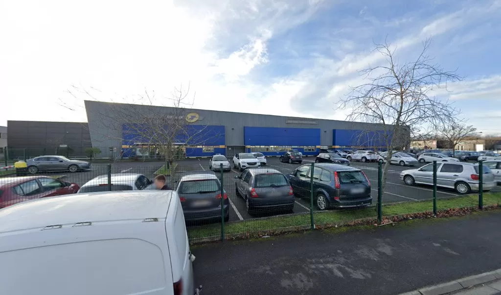 Retrouvez toutes les informations de contacts et horaires d&rsquo;ouverture pour Relais Pickup LA POSTE CARREPRO FONDETTES situé à Fondettes dans le département Indre-et-Loire (37). Pour effectuer envoyer vos colis (colissimo, chronopost, suivi colis), une gestion bancaire (banque postal, French Bank), [&hellip;]