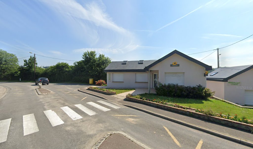 Retrouvez toutes les informations de contacts et horaires d&rsquo;ouverture pour La Poste Agence Communale COLLEVILLE Mairie situé à Colleville dans le département Seine-Maritime (76). Pour effectuer envoyer vos colis (colissimo, chronopost, suivi colis), une gestion bancaire (banque postal, French Bank), [&hellip;]