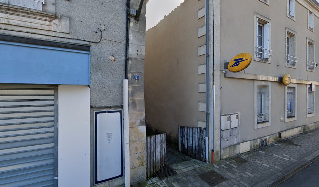 Retrouvez toutes les informations de contacts et horaires d&rsquo;ouverture pour La Poste ROUILLE situé à Rouille dans le département Vienne (86). Pour effectuer envoyer vos colis (colissimo, chronopost, suivi colis), une gestion bancaire (banque postal, French Bank), votre courrier (suivi [&hellip;]