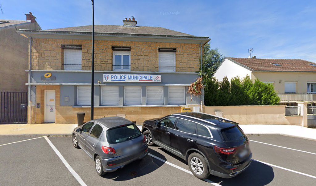 Retrouvez toutes les informations de contacts et horaires d&rsquo;ouverture pour La Poste Agence Communale VILLERS SEMEUSE Mairie situé à Villers semeuse dans le département Ardennes (08). Pour effectuer envoyer vos colis (colissimo, chronopost, suivi colis), une gestion bancaire (banque postal, [&hellip;]