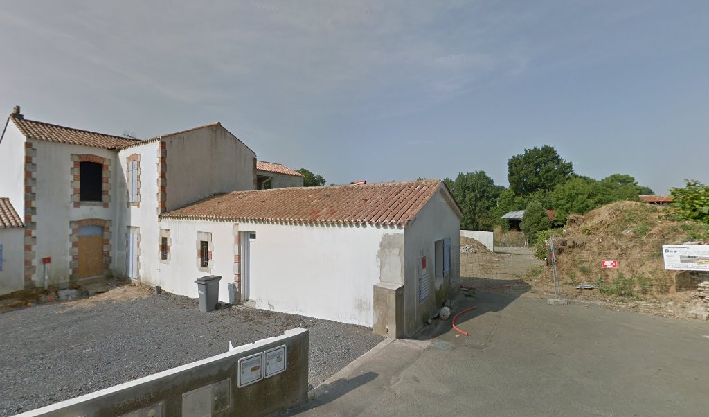 Retrouvez toutes les informations de contacts et horaires d&rsquo;ouverture pour La Poste Agence Communale L AIGUILLON SUR VIE Mairie situé à L aiguillon sur vie dans le département Vendée (85). Pour effectuer envoyer vos colis (colissimo, chronopost, suivi colis), une [&hellip;]