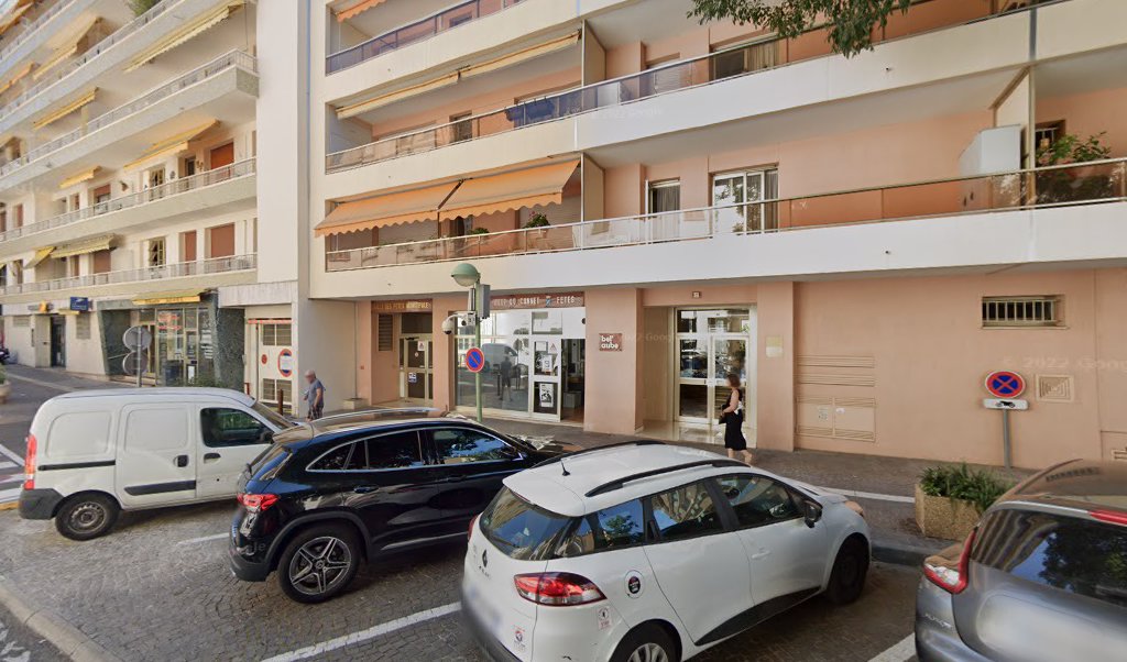 Retrouvez toutes les informations de contacts et horaires d&rsquo;ouverture pour La Poste LE CANNET HOTEL DE VILLE situé à Le cannet dans le département Alpes-Maritimes (06). Pour effectuer envoyer vos colis (colissimo, chronopost, suivi colis), une gestion bancaire (banque postal, [&hellip;]
