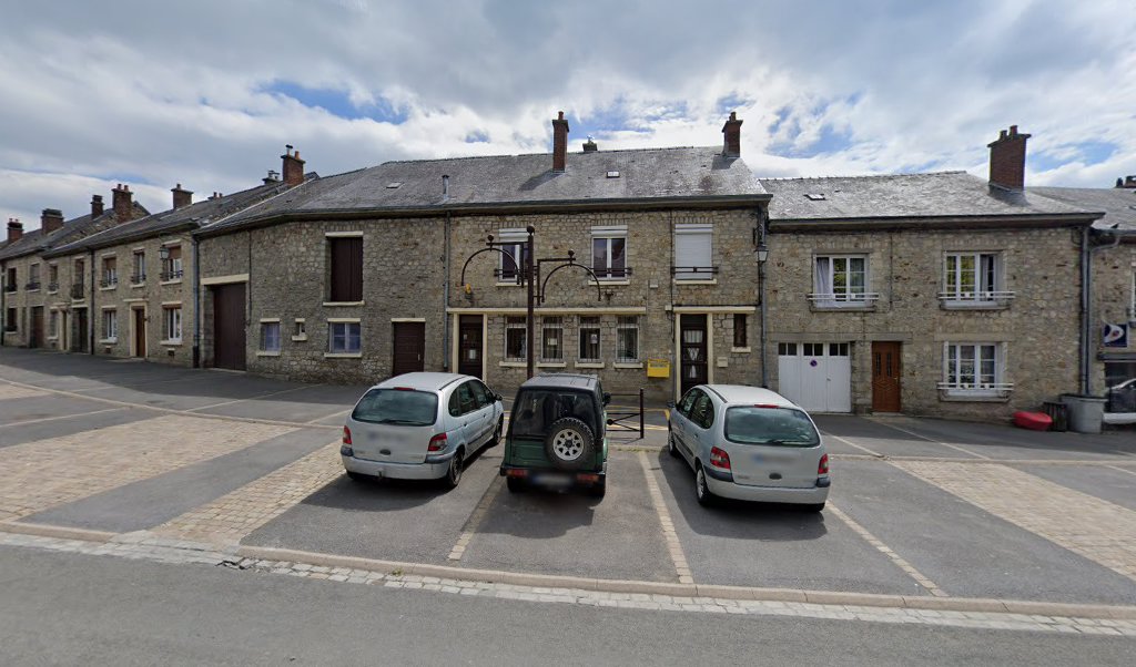 Retrouvez toutes les informations de contacts et horaires d&rsquo;ouverture pour La Poste Agence Communale HARGNIES Mairie situé à Hargnies dans le département Ardennes (08). Pour effectuer envoyer vos colis (colissimo, chronopost, suivi colis), une gestion bancaire (banque postal, French Bank), [&hellip;]