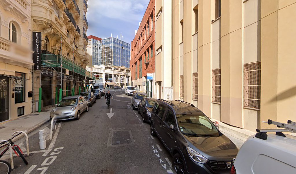 Retrouvez toutes les informations de contacts et horaires d&rsquo;ouverture pour La Poste Espace Clients Pro NICE THIERS PSE situé à Nice dans le département Alpes-Maritimes (06). Pour effectuer envoyer vos colis (colissimo, chronopost, suivi colis), une gestion bancaire (banque postal, [&hellip;]