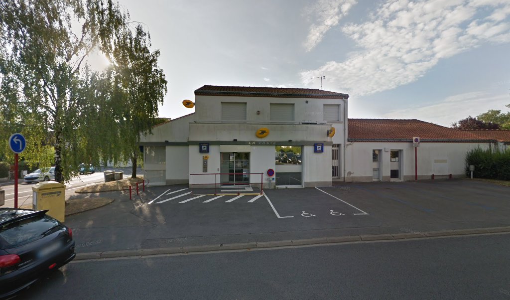 Retrouvez toutes les informations de contacts et horaires d&rsquo;ouverture pour La Poste BOUAYE situé à Bouaye dans le département Loire-Atlantique (44). Pour effectuer envoyer vos colis (colissimo, chronopost, suivi colis), une gestion bancaire (banque postal, French Bank), votre courrier (suivi [&hellip;]