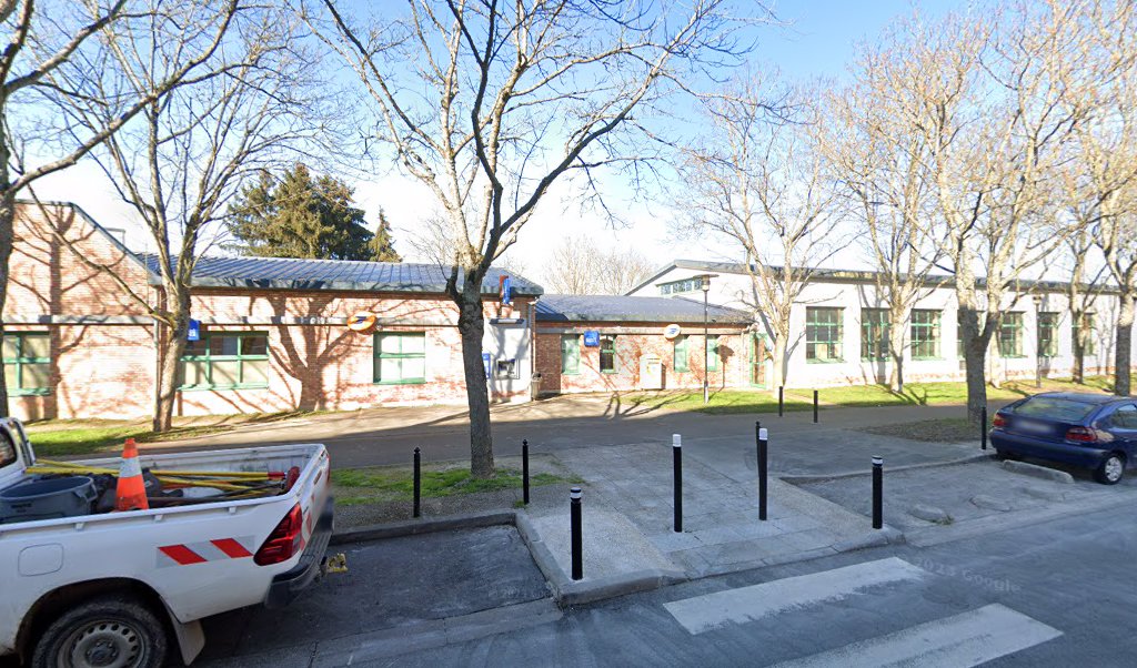 Retrouvez toutes les informations de contacts et horaires d&rsquo;ouverture pour La Poste GUYANCOURT VILLAROY situé à Guyancourt dans le département Yvelines (78). Pour effectuer envoyer vos colis (colissimo, chronopost, suivi colis), une gestion bancaire (banque postal, French Bank), votre courrier [&hellip;]