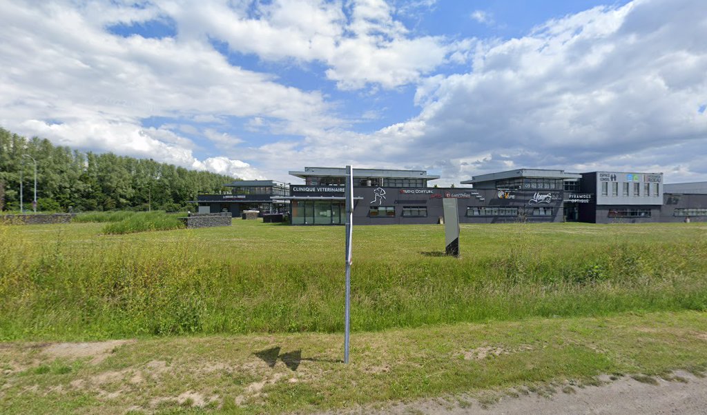 Retrouvez toutes les informations de contacts et horaires d&rsquo;ouverture pour Relais Pickup PYRAMIDES OPTIQUE situé à Hallennes lez haubourdin dans le département Nord (59). Pour effectuer envoyer vos colis (colissimo, chronopost, suivi colis), une gestion bancaire (banque postal, French Bank), [&hellip;]
