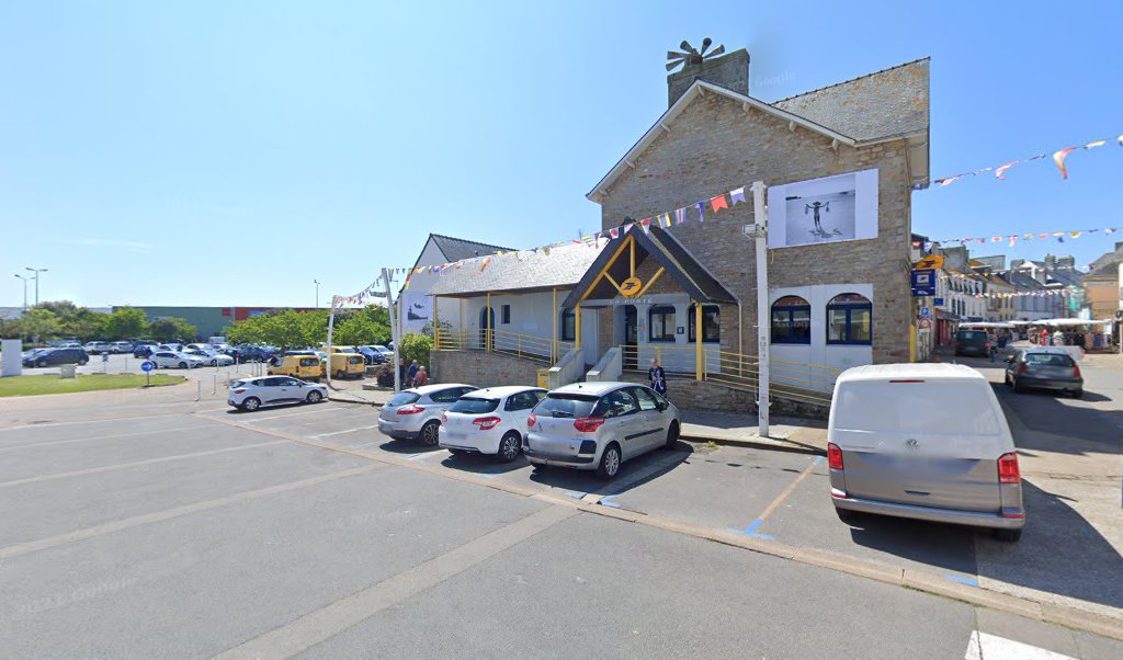 Retrouvez toutes les informations de contacts et horaires d&rsquo;ouverture pour La Poste GUILVINEC situé à Guilvinec dans le département Finistère (29). Pour effectuer envoyer vos colis (colissimo, chronopost, suivi colis), une gestion bancaire (banque postal, French Bank), votre courrier (suivi [&hellip;]