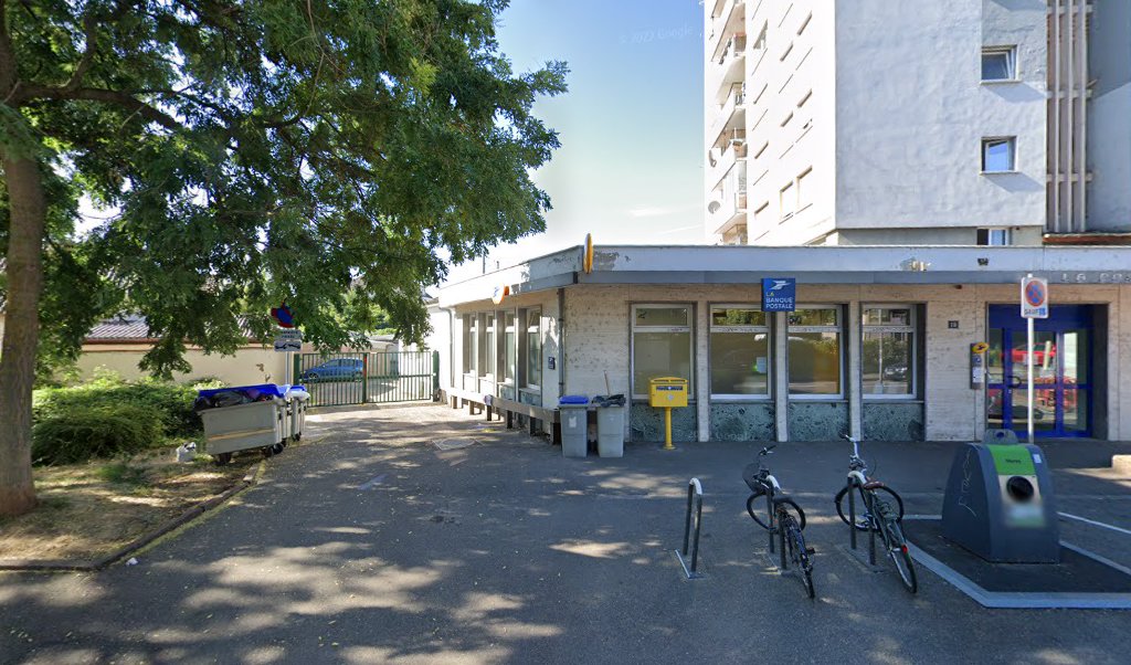Retrouvez toutes les informations de contacts et horaires d&rsquo;ouverture pour La Poste STRASBOURG MONTAGNE VERTE situé à Strasbourg dans le département Bas-Rhin (67). Pour effectuer envoyer vos colis (colissimo, chronopost, suivi colis), une gestion bancaire (banque postal, French Bank), votre [&hellip;]