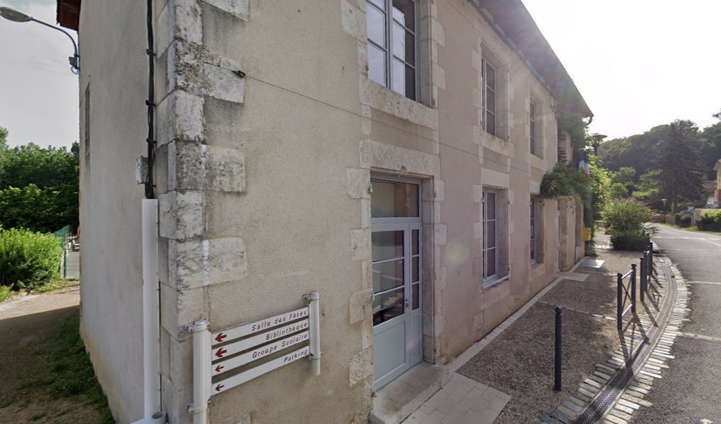 Retrouvez toutes les informations de contacts et horaires d&rsquo;ouverture pour La Poste Agence Communale CELLE LEVESCAULT Mairie situé à Celle levescault dans le département Vienne (86). Pour effectuer envoyer vos colis (colissimo, chronopost, suivi colis), une gestion bancaire (banque postal, [&hellip;]