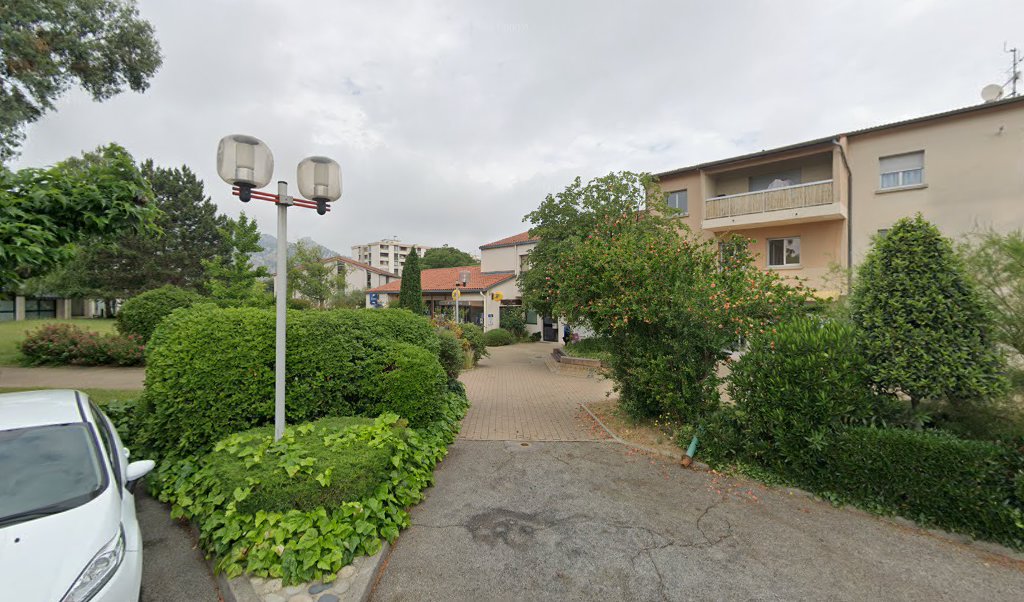 Retrouvez toutes les informations de contacts et horaires d&rsquo;ouverture pour La Poste GUILHERAND GRANGES situé à Guilherand granges dans le département Ardèche (07). Pour effectuer envoyer vos colis (colissimo, chronopost, suivi colis), une gestion bancaire (banque postal, French Bank), votre [&hellip;]