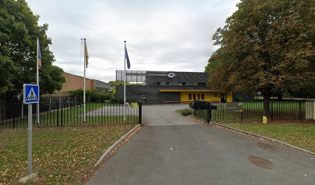 Retrouvez toutes les informations de contacts et horaires d&rsquo;ouverture pour La Poste Espace Clients Pro TRAPPES PDC1 situé à Trappes dans le département Yvelines (78). Pour effectuer envoyer vos colis (colissimo, chronopost, suivi colis), une gestion bancaire (banque postal, French [&hellip;]
