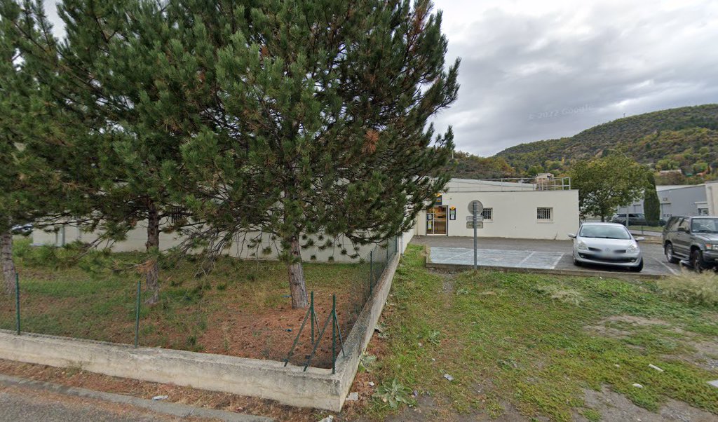 Retrouvez toutes les informations de contacts et horaires d&rsquo;ouverture pour La Poste Espace Clients Pro DIGNE LES BAINS PPDC situé à Digne les bains dans le département Alpes-de-Haute-Provence (04). Pour effectuer envoyer vos colis (colissimo, chronopost, suivi colis), une gestion [&hellip;]