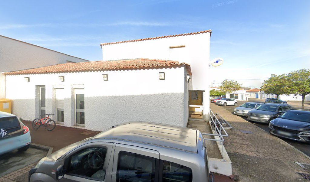 Retrouvez toutes les informations de contacts et horaires d&rsquo;ouverture pour La Poste L AIGUILLON SUR MER situé à L aiguillon sur mer dans le département Vendée (85). Pour effectuer envoyer vos colis (colissimo, chronopost, suivi colis), une gestion bancaire (banque [&hellip;]